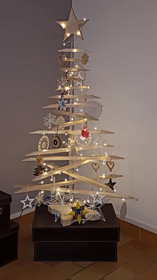 Sapin de Noël en Bois Sapin Pivotant FAITMAIN Boutique BAIA