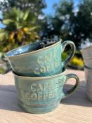Mug Déjeuner « Café Coffee » Vert – 26 cl - L. 12,2 x H. 6,2 x P. 10 cm