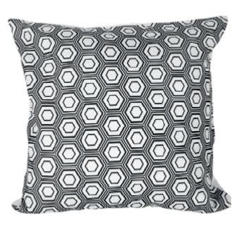 Coussin Grafic Noir et Blanc Motifs Géométriques Déco Tendance