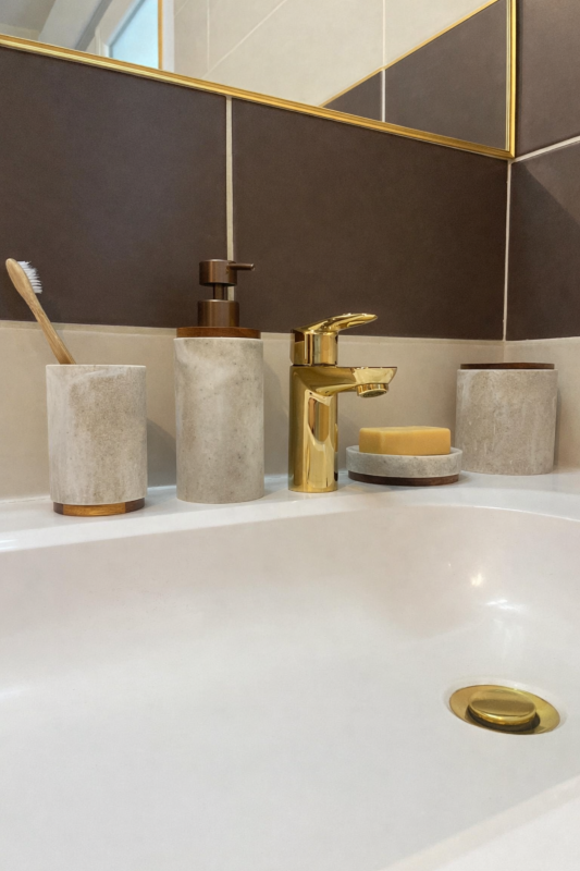 Travertin : la pierre naturelle qui transforme votre salle de bain en spa d�h�tel 🏨✨